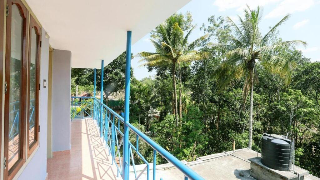 Hill Green Home Stay Теккаді Екстер'єр фото