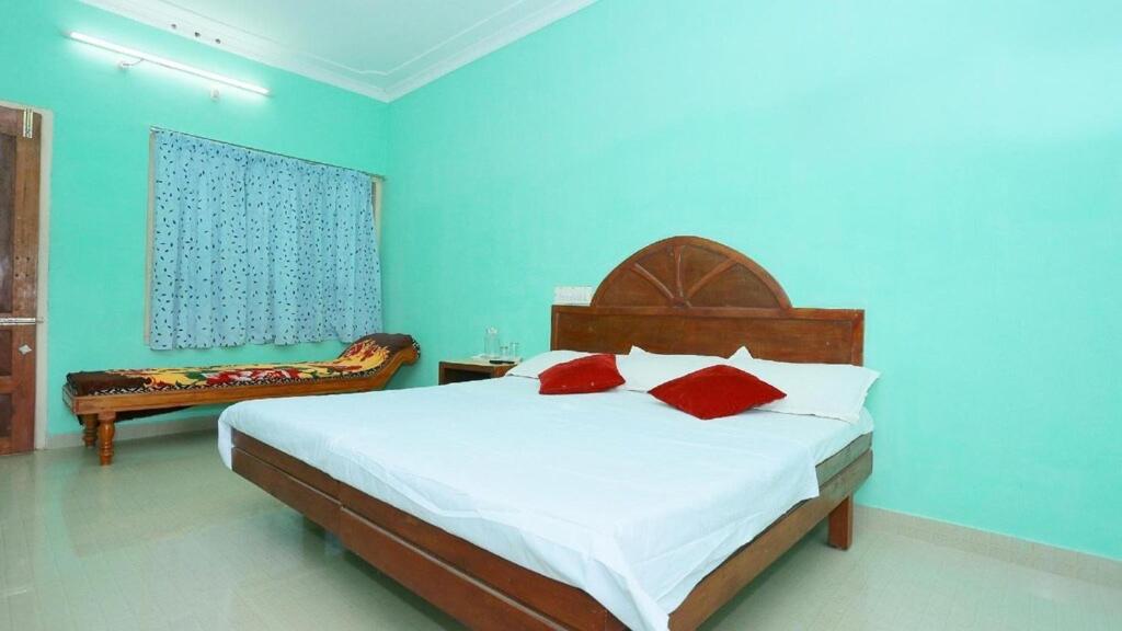 Hill Green Home Stay Теккаді Екстер'єр фото