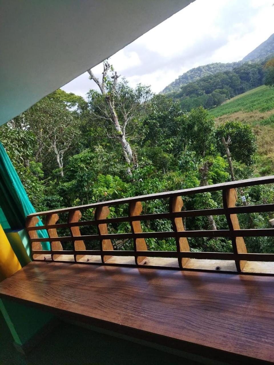 Hill Green Home Stay Теккаді Екстер'єр фото